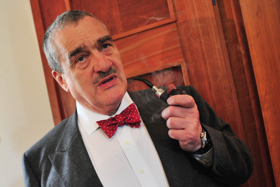 Karel Schwarzenbegr Karel Schwarzenbegr s červeným motýlkem