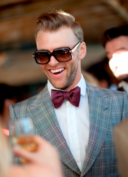 Ženich s fialovým motýlkem Ženich s fialovým motýlkem